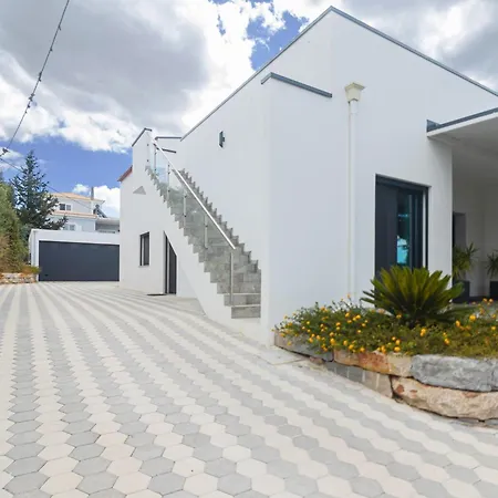 Olivia - New! Villa *