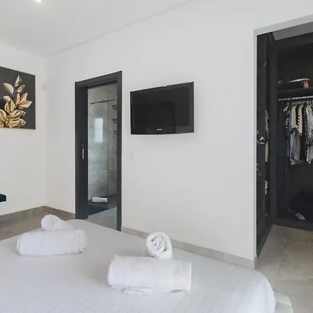 Villa Olivia - New!