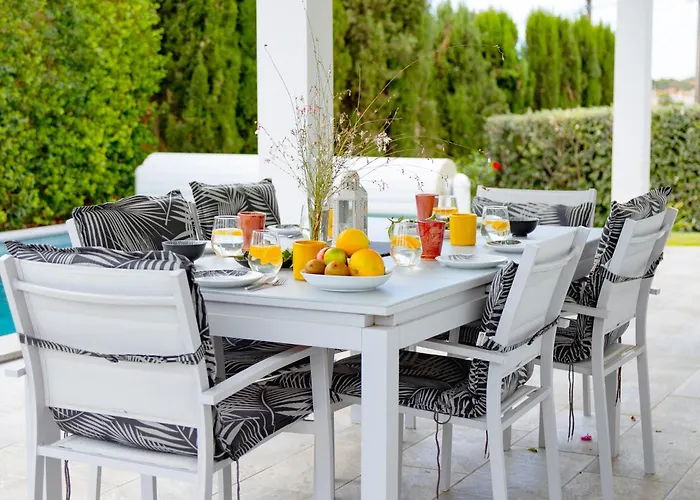 Olivia - New! Villa *