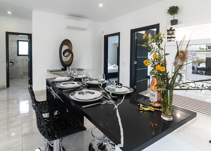 Olivia - New! Villa *