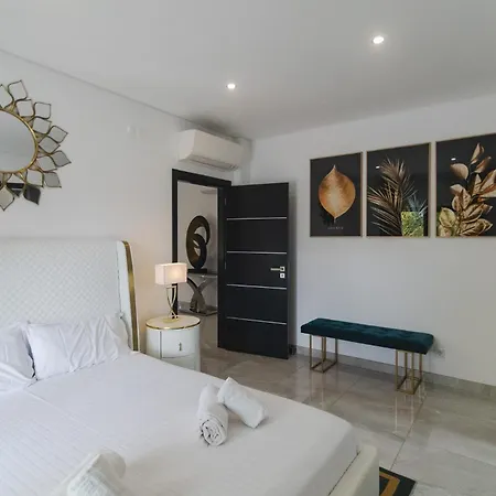 Olivia - New! Βίλα